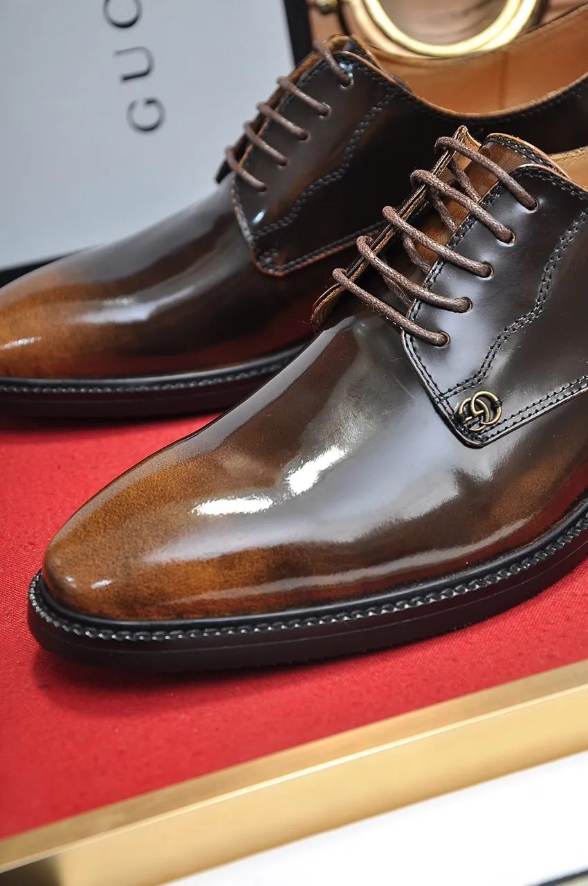Men's shoes💰500💶Italy's top luxury men's shoe giant (GUCCI) (Gucci) (full cowhide lining) new arrival🍃Original European style🔰 Pleasant to the eye😍In order to make the shoes more durable and non-deformable🌀The production continues to follow traditional methods but there is still no lack of innovation💪Choose original sheepskin for the leather♻️ Smooth and natural And extra bright ⭐Made of imported cowhide, the first choice of rich people 38-45 (45 customized)